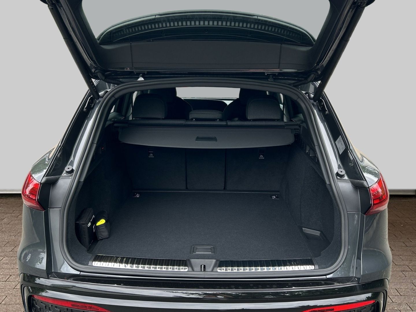 Fahrzeugabbildung Audi Q5 SUV EDITION 2,0TDI LED+LUFT+AHK+HUD+PARK-LENK