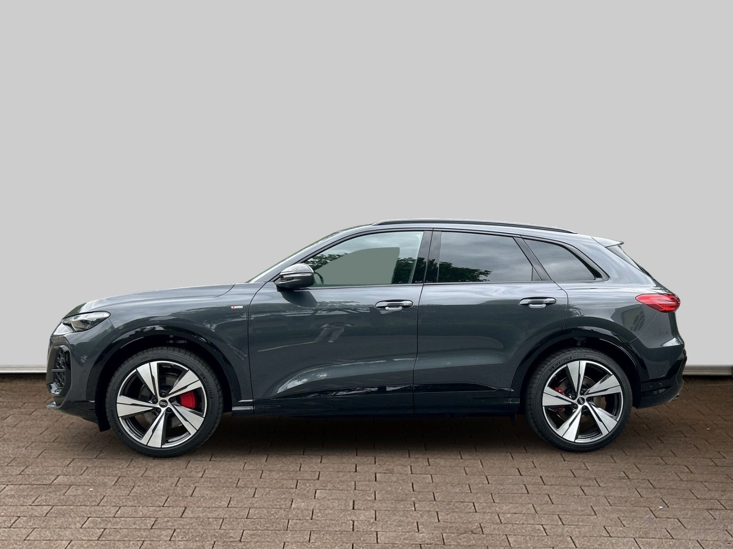 Fahrzeugabbildung Audi Q5 SUV EDITION 2,0TDI LED+LUFT+AHK+HUD+PARK-LENK