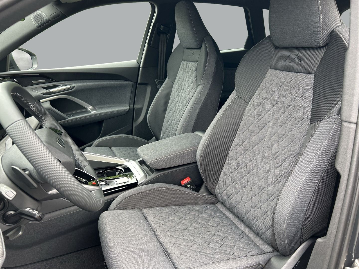 Fahrzeugabbildung Audi Q5 SUV EDITION 2,0TDI LED+LUFT+AHK+HUD+PARK-LENK