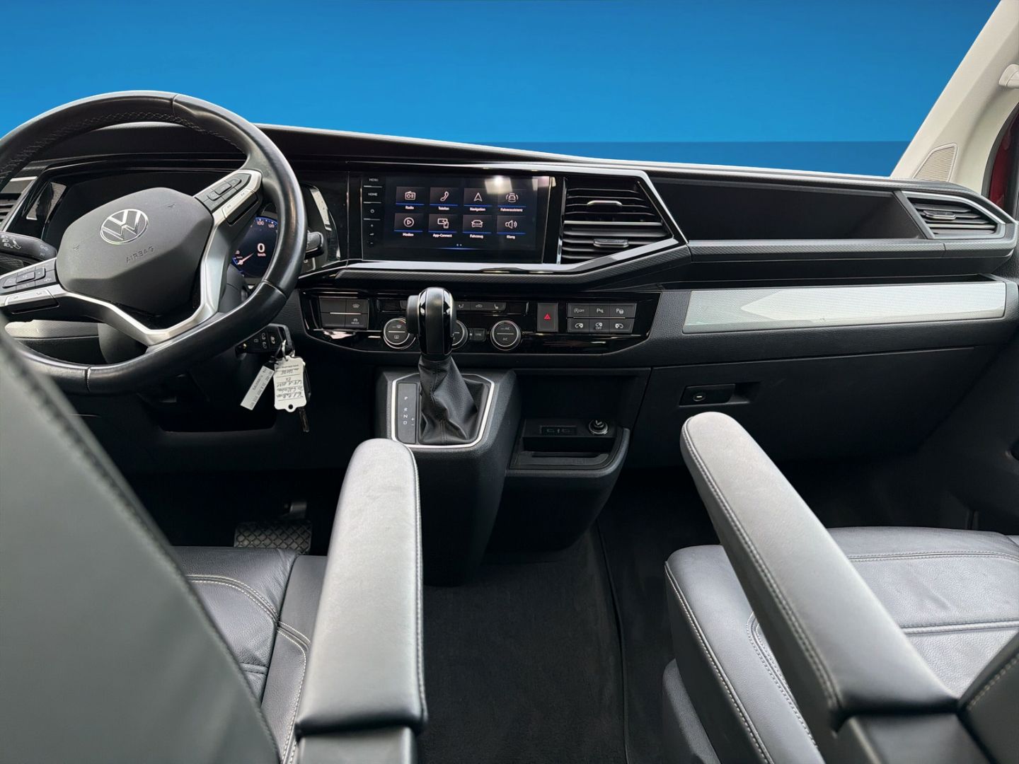 Fahrzeugabbildung Volkswagen T6.1 Multivan 2.0 TDI Generation Six 4MOTION