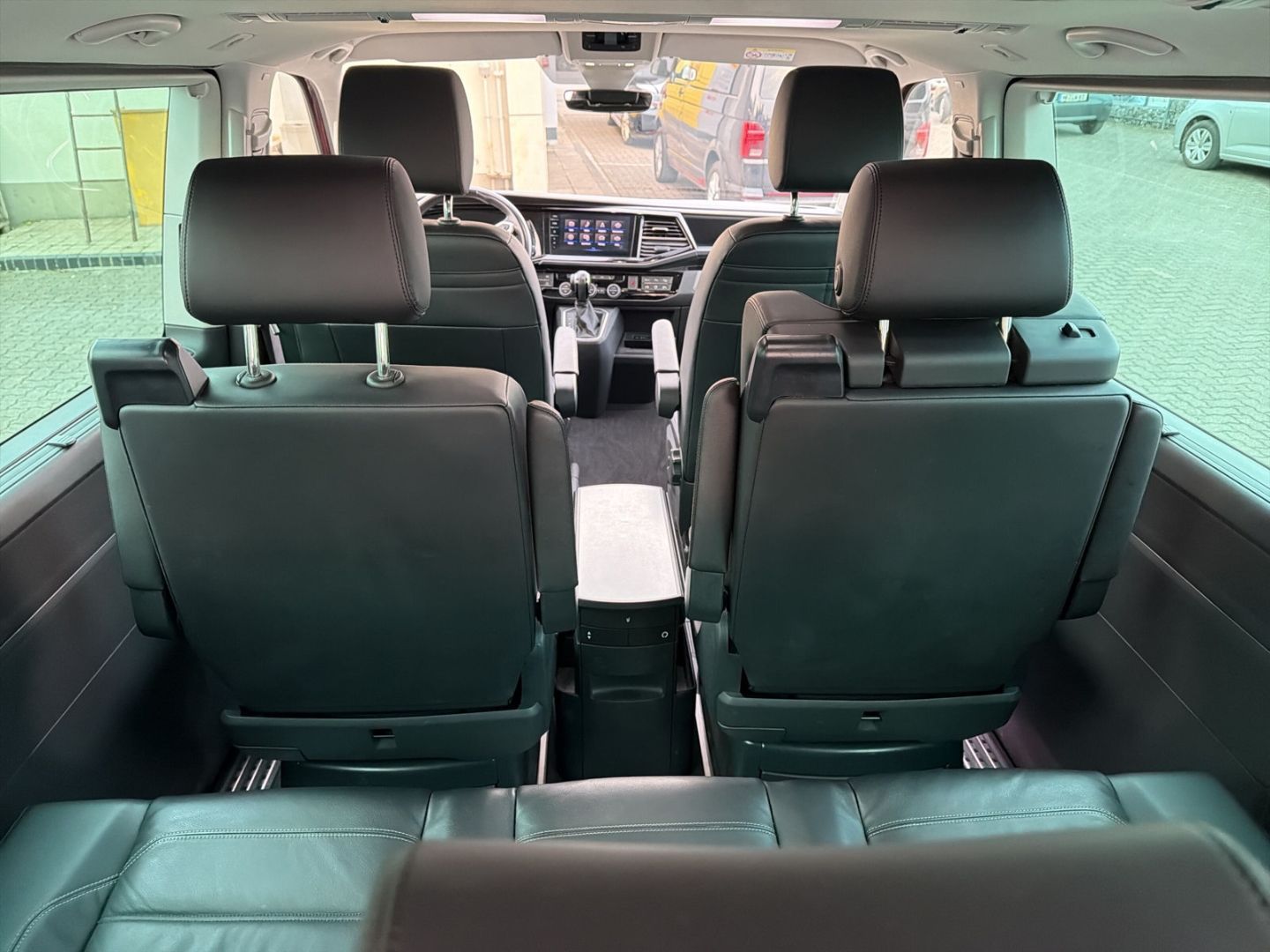 Fahrzeugabbildung Volkswagen T6.1 Multivan 2.0 TDI Generation Six 4MOTION