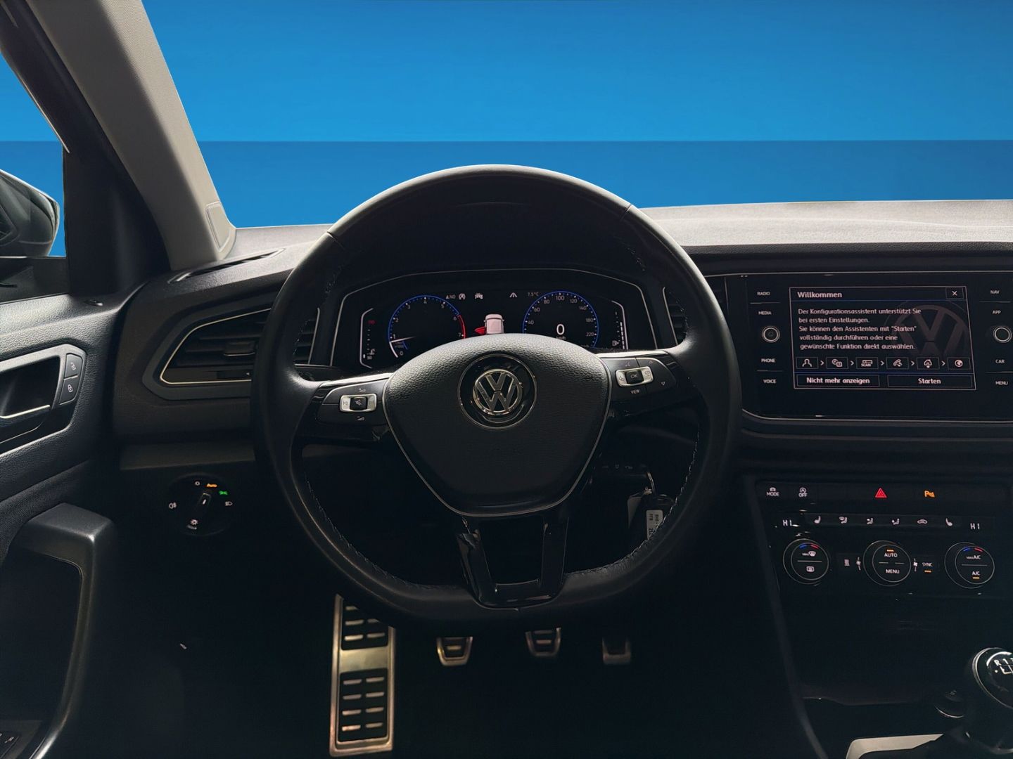 Fahrzeugabbildung Volkswagen T-Roc 1.5 TSI ACT United Rear View Navi Clima