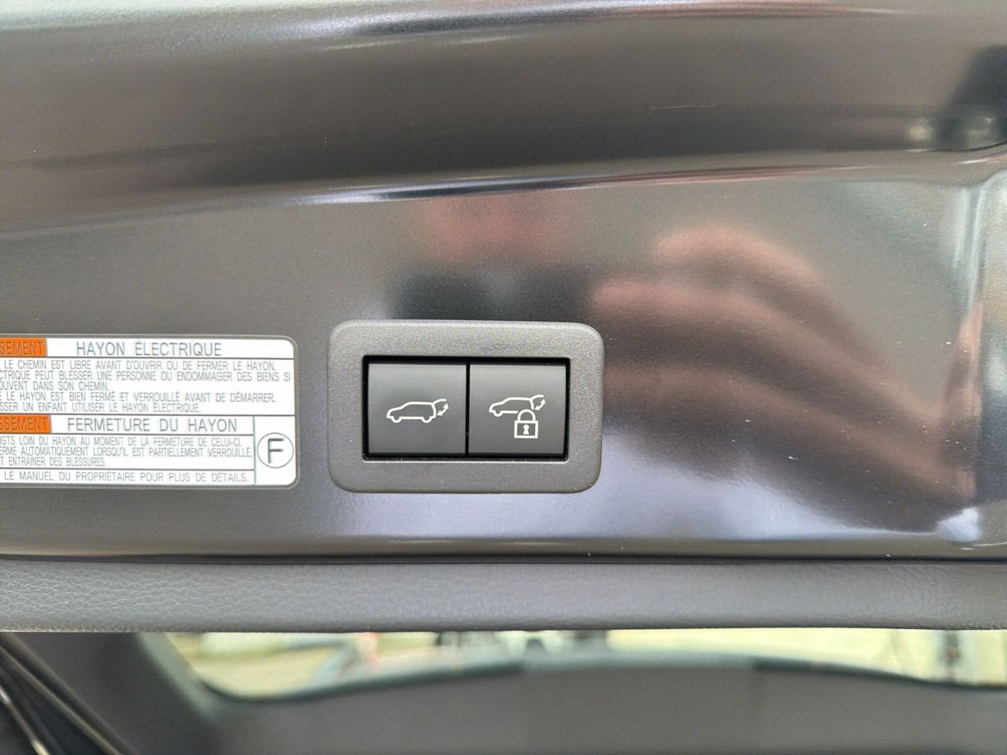 Fahrzeug 16 Fahrzeugabbildung Toyota Corolla Cross 2.0 Hybrid Teamplayer Deutschland - mit KI generiert/bearbeitet