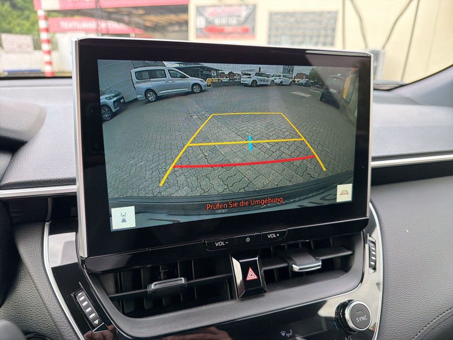Fahrzeug 21 Fahrzeugabbildung Toyota Corolla Cross 2.0 Hybrid Teamplayer Deutschland - mit KI generiert/bearbeitet