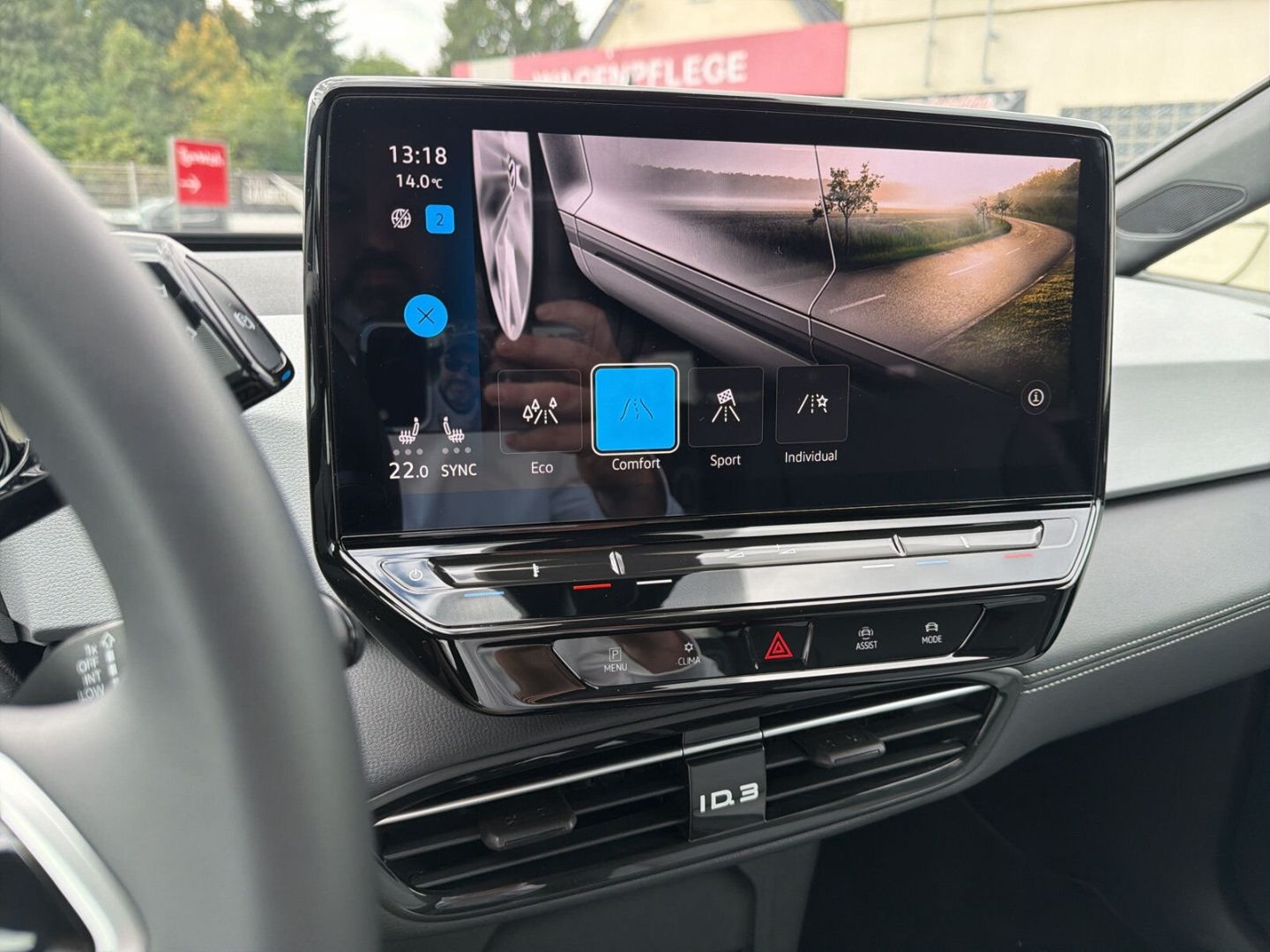 Fahrzeug 22 Fahrzeugabbildung Volkswagen ID.3 Pro 150 kW Move Rear View LED Clima - mit KI generiert/bearbeitet