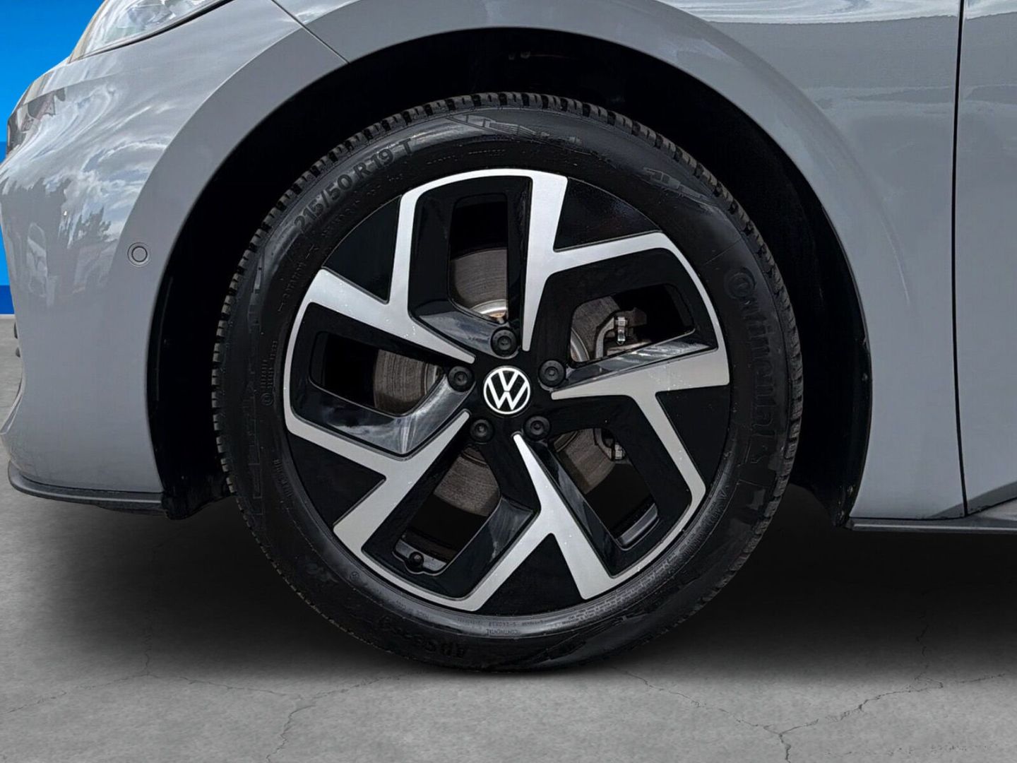 Fahrzeug 10 Fahrzeugabbildung Volkswagen ID.3 Pro 150 kW Move Rear View LED Clima - mit KI generiert/bearbeitet