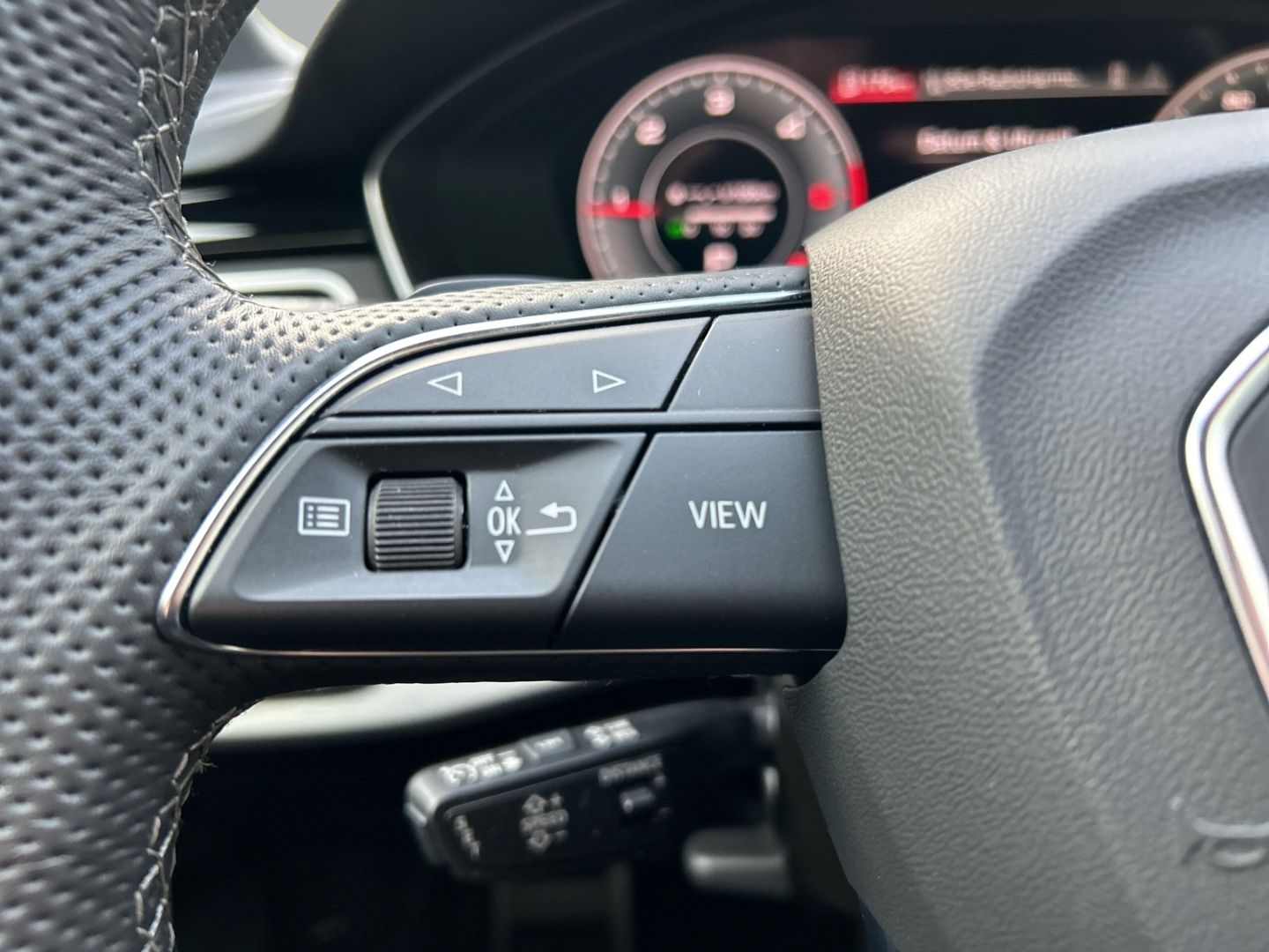 Fahrzeug 12 Fahrzeugabbildung Audi A4 Avant 35 TDI S-line+competetion+LED+KAMERA+NA