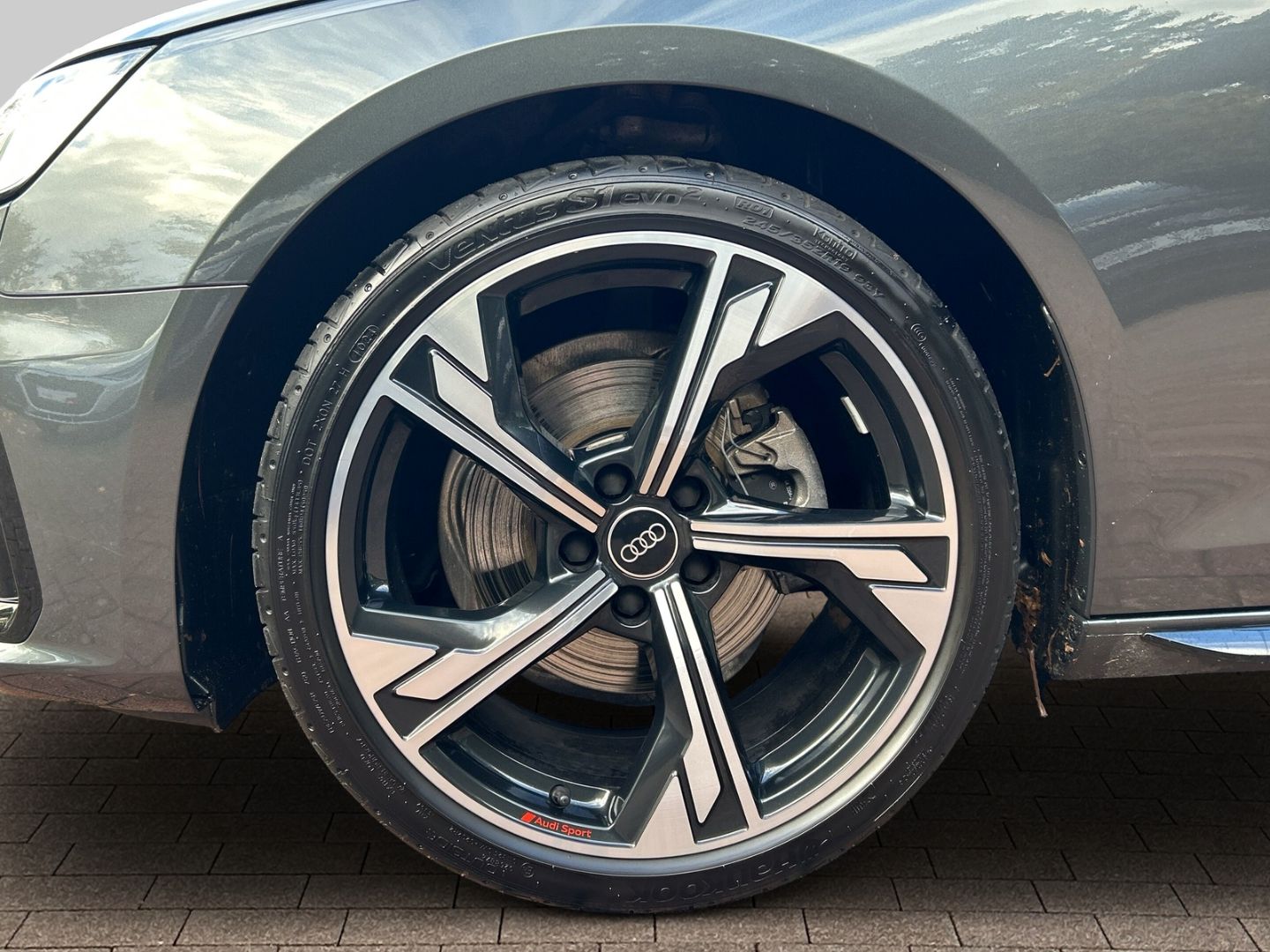 Fahrzeug 16 Fahrzeugabbildung Audi A4 Avant 35 TDI S-line+competetion+LED+KAMERA+NA