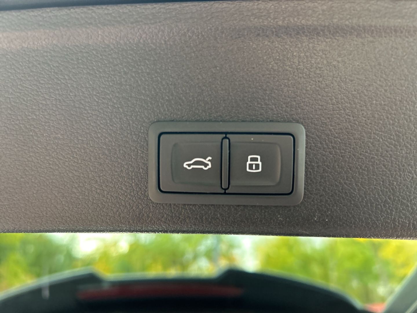 Fahrzeug 19 Fahrzeugabbildung Audi A4 Avant 35 TDI S-line+competetion+LED+KAMERA+NA