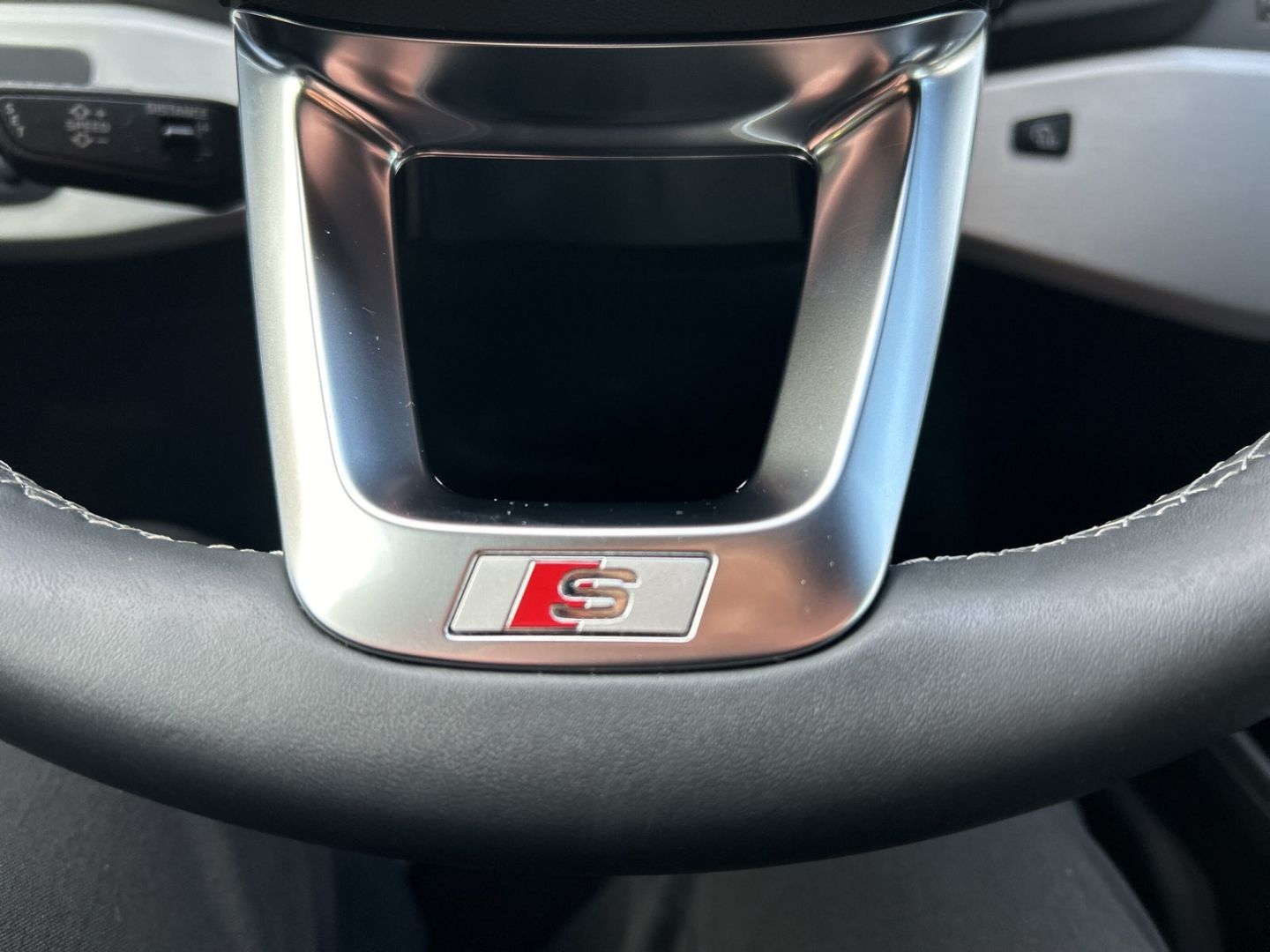 Fahrzeug 20 Fahrzeugabbildung Audi A4 Avant 35 TDI S-line+competetion+LED+KAMERA+NA