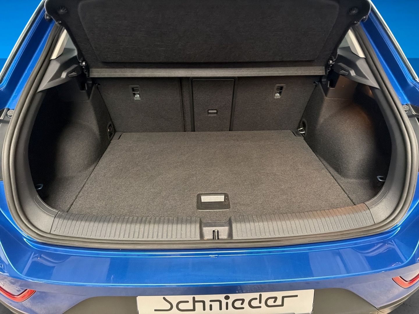 Fahrzeugabbildung Volkswagen T-Roc 1.0 TSI Life  Climatronic Navi Rear View