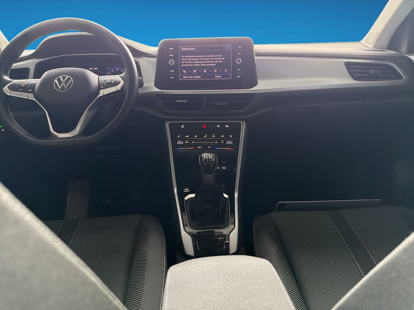 Fahrzeugabbildung Volkswagen T-Roc 1.0 TSI Life  Climatronic Navi Rear View