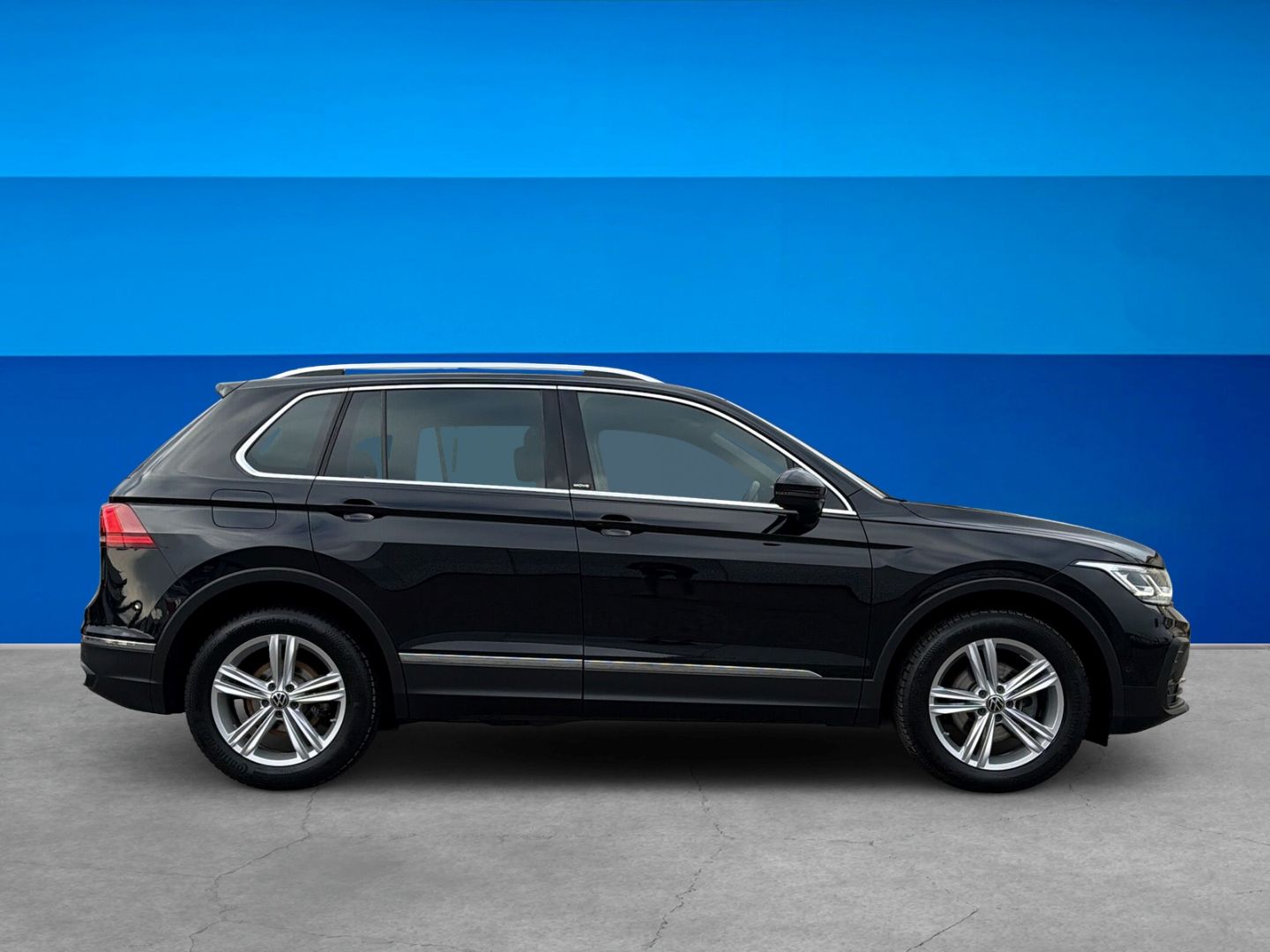 Fahrzeugabbildung Volkswagen Tiguan 2.0 TDI Move Rear View AHK Matrix-LED