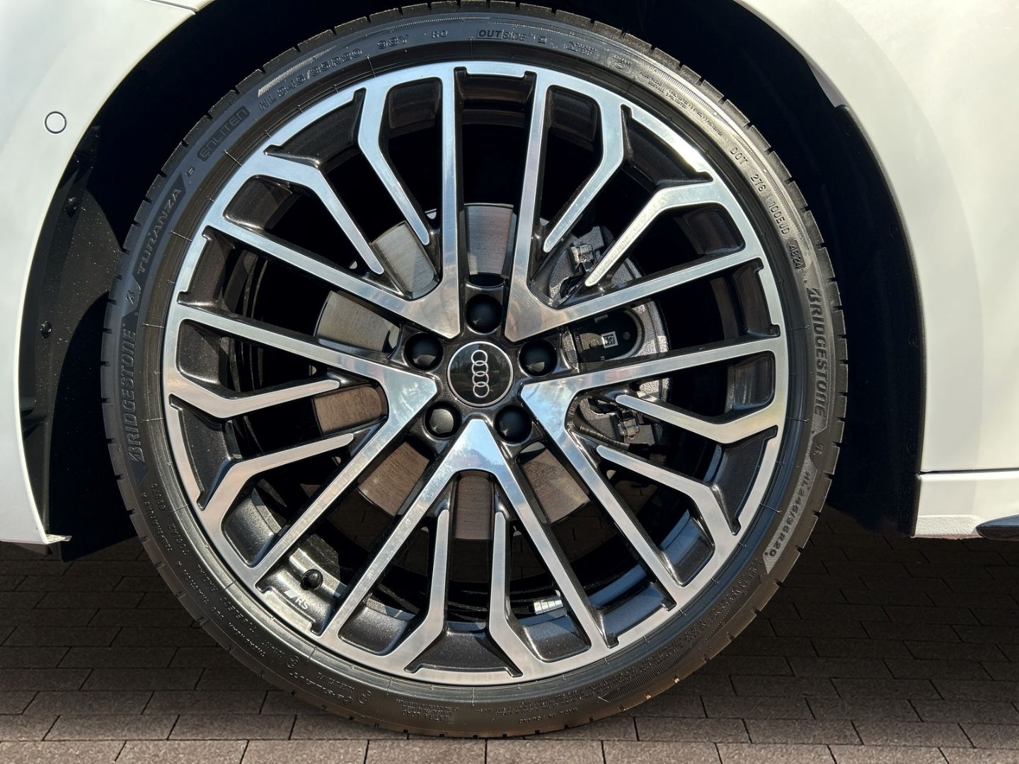 Fahrzeug 18 Fahrzeugabbildung Audi A5 AVANT edition one 2.0 TDI HUD+AHK+NAVI+LEDER+