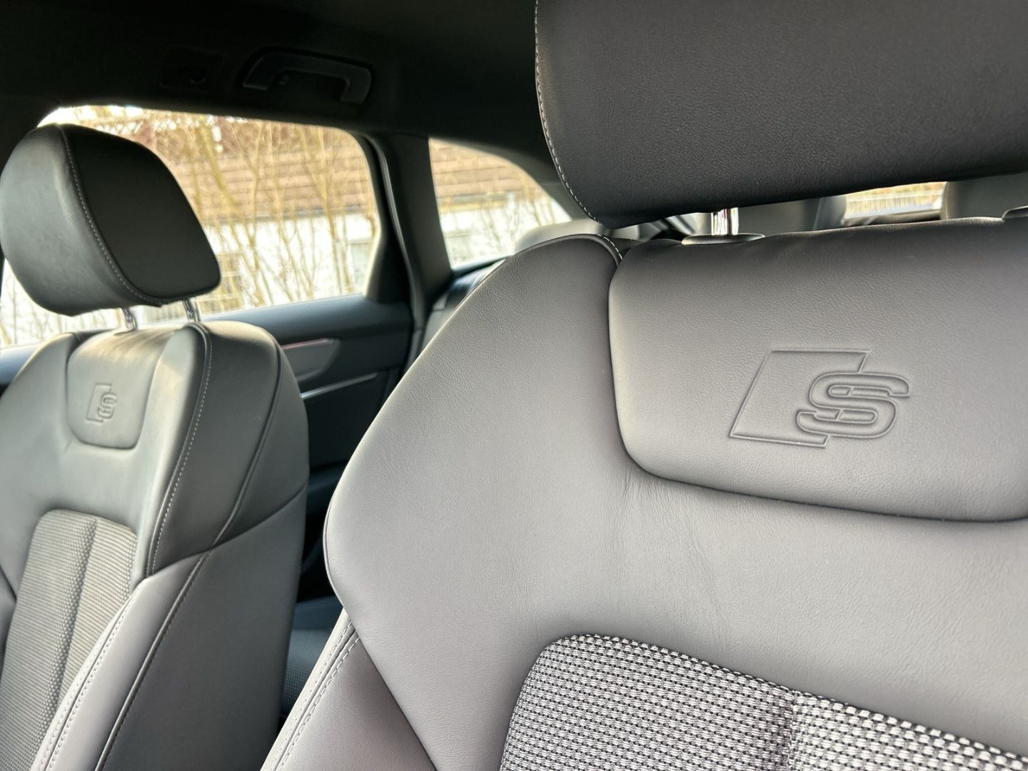 Fahrzeugabbildung Audi A6 Avant 40 TDI S-LINE AHK+NAVI+LEDER+360*KAMERA