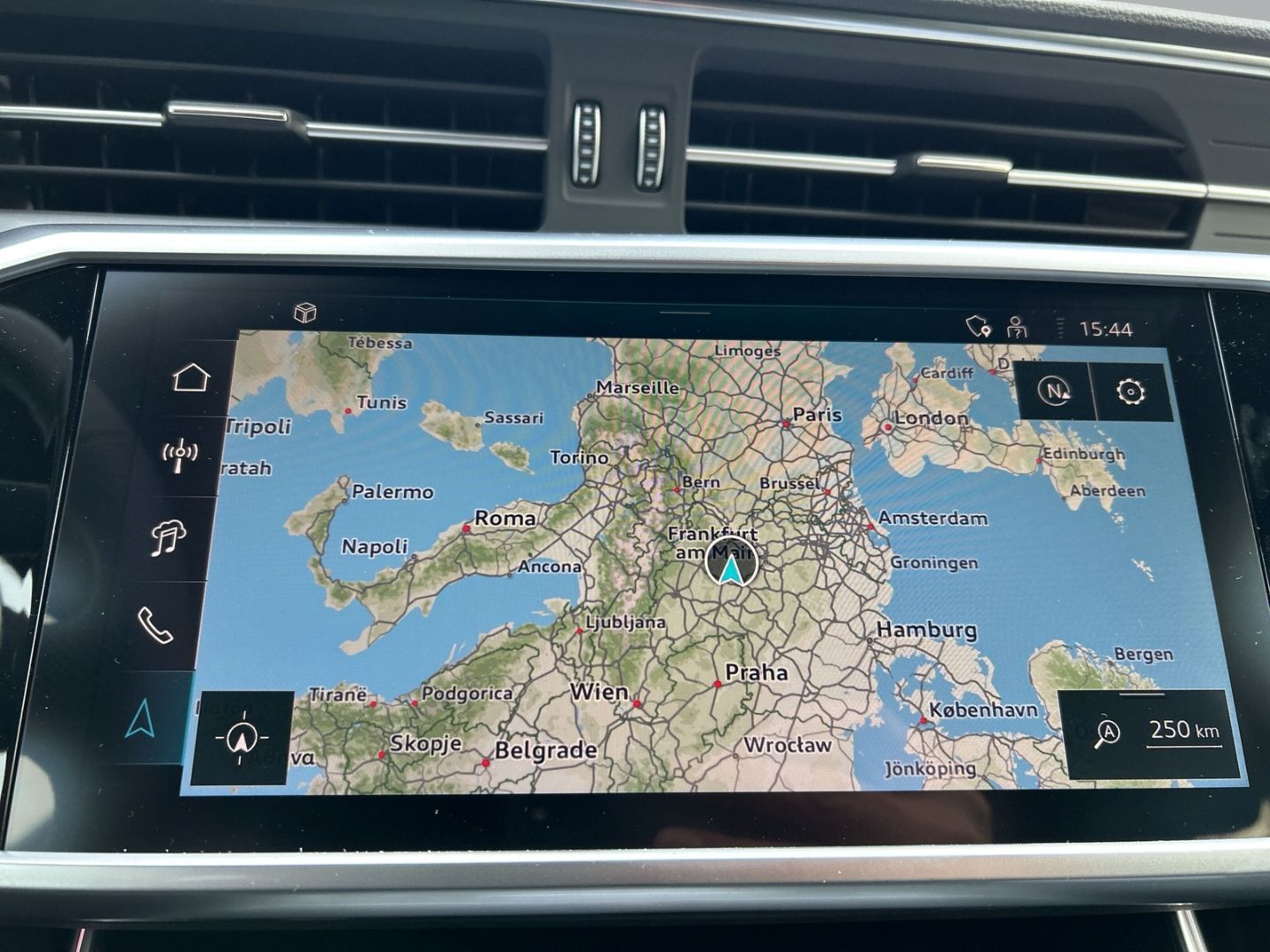 Fahrzeugabbildung Audi A6 Avant 40 TDI S-line AHK+NAVI+LEDER+360*KAMERA