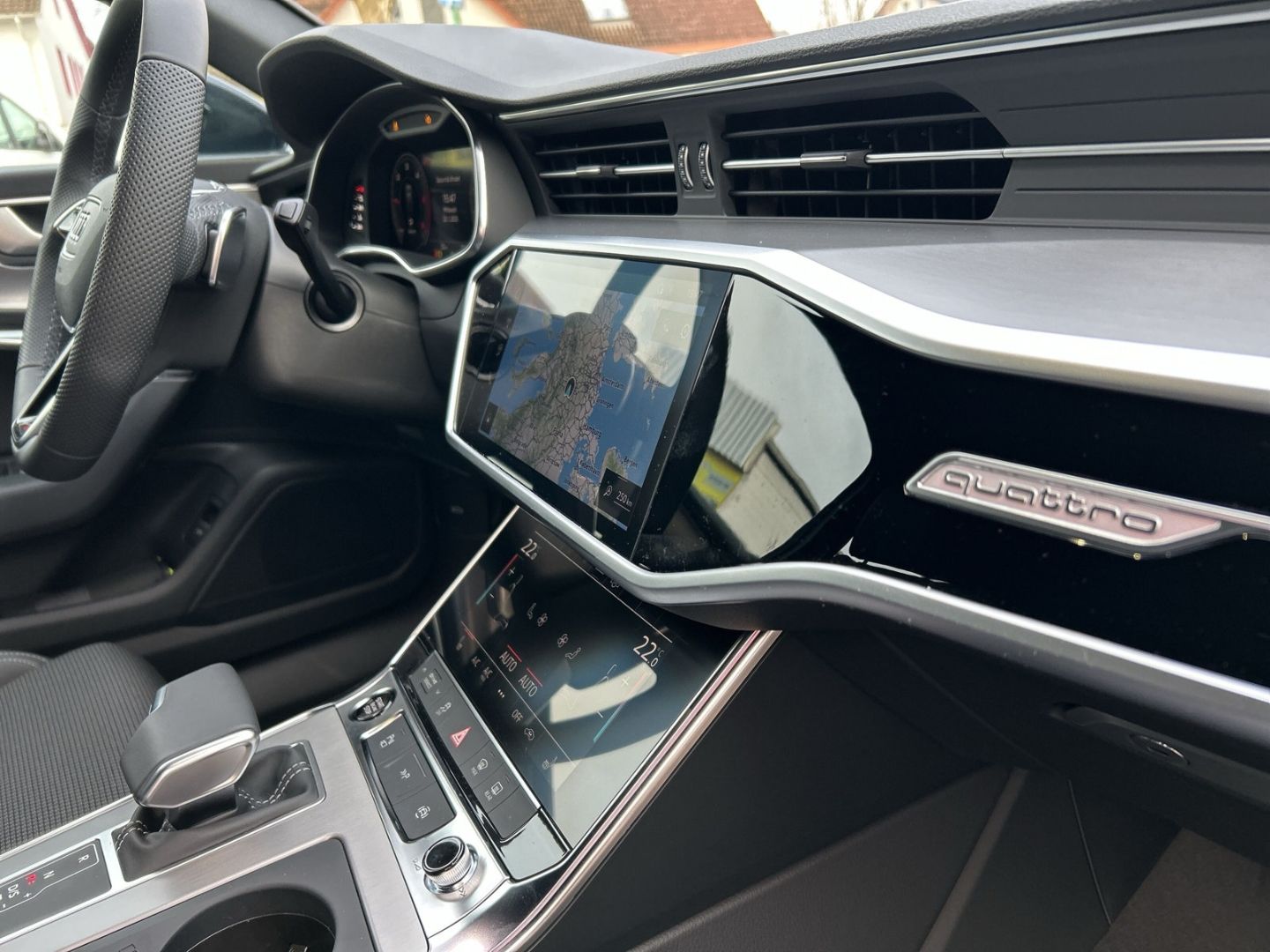 Fahrzeugabbildung Audi A6 Avant 40 TDI S-line AHK+NAVI+LEDER+360*KAMERA