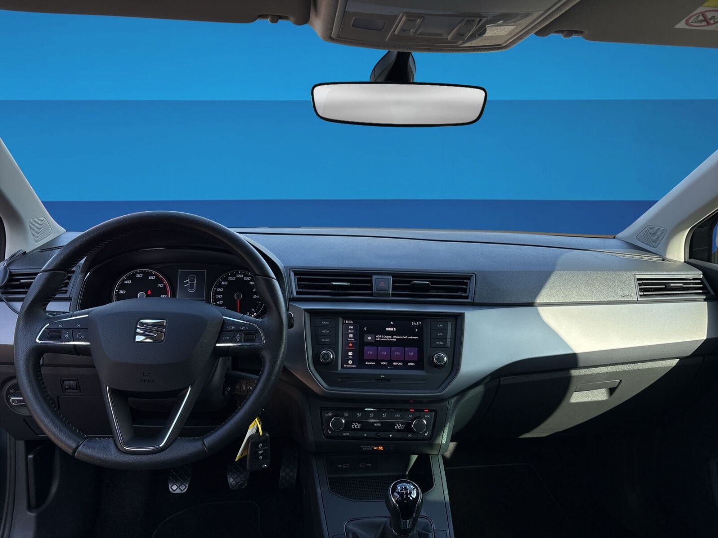Fahrzeug 14 Fahrzeugabbildung SEAT Ibiza 1.0 TSI Style SHZ PDC CAM Klima AT - mit KI generiert/bearbeitet