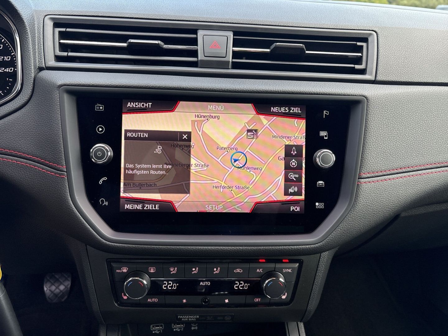 Fahrzeug 18 Fahrzeugabbildung SEAT Ibiza 1.0 TSI NAVI BEATS SHZ PDC FR - mit KI generiert/bearbeitet