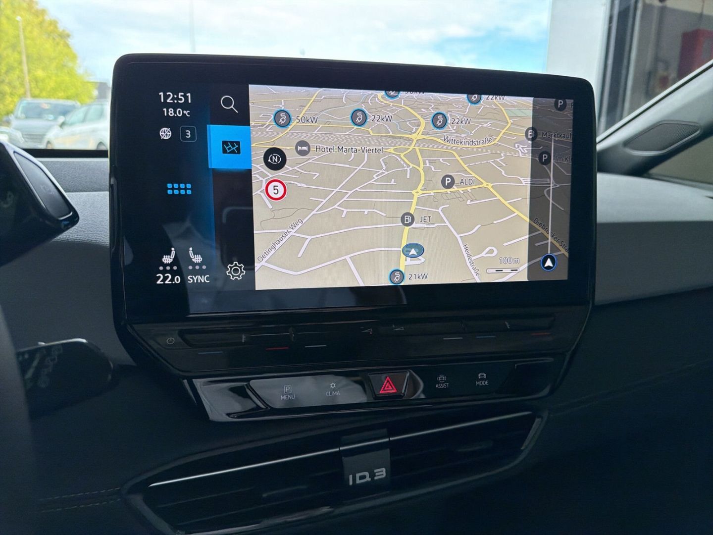 Fahrzeug 19 Fahrzeugabbildung Volkswagen ID.3 Pro Move 150 kW Rear View Navi LED Clima - mit KI generiert/bearbeitet