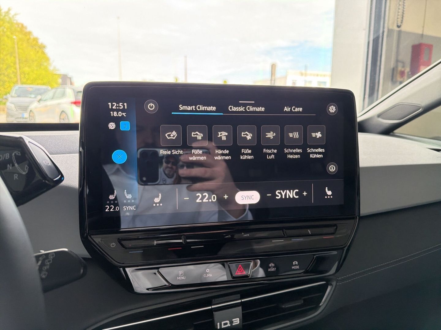 Fahrzeug 22 Fahrzeugabbildung Volkswagen ID.3 Pro Move 150 kW Rear View Navi LED Clima - mit KI generiert/bearbeitet