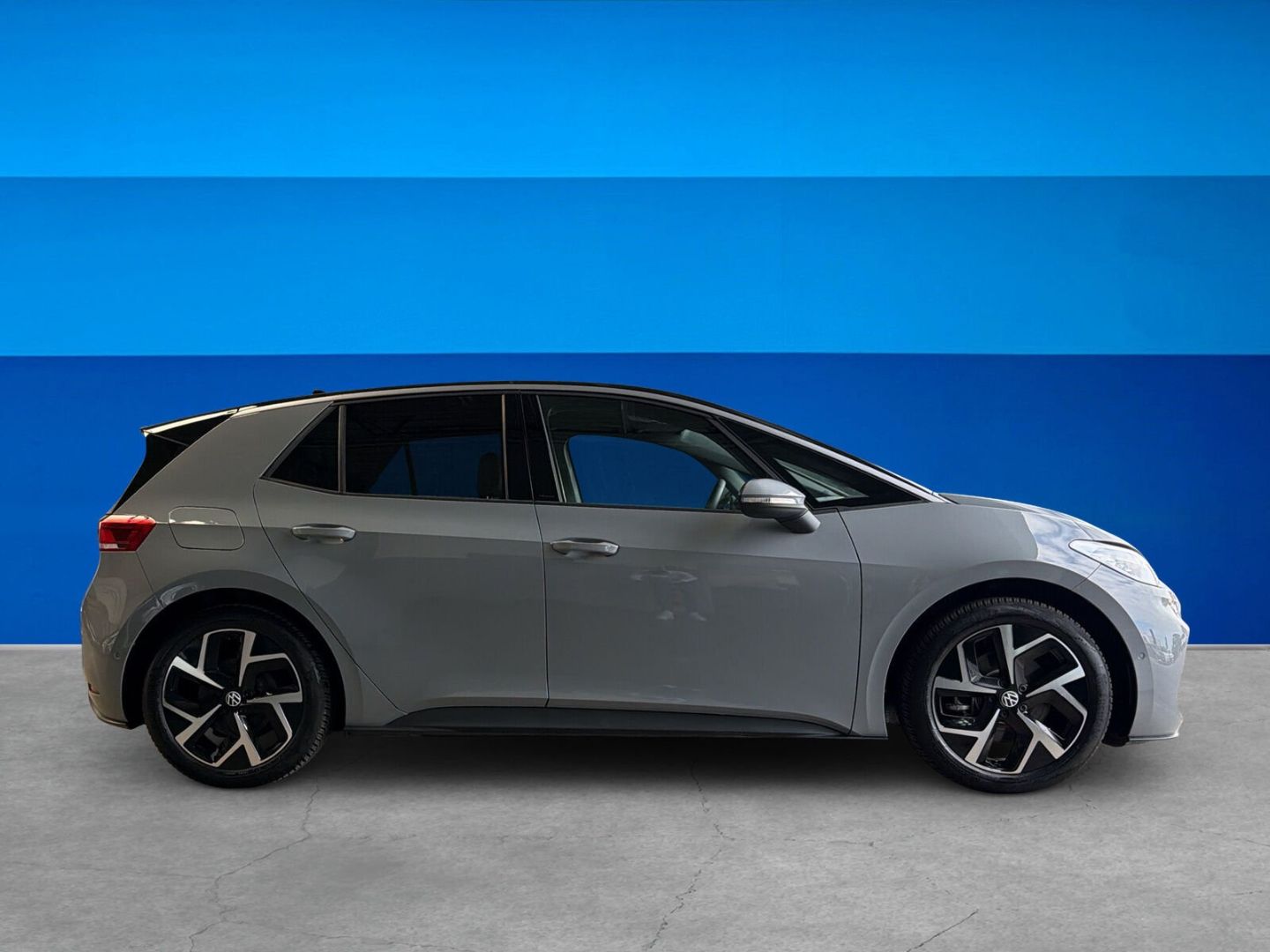 Fahrzeug 6 Fahrzeugabbildung Volkswagen ID.3 Pro Move 150 kW Rear View Navi LED Clima - mit KI generiert/bearbeitet