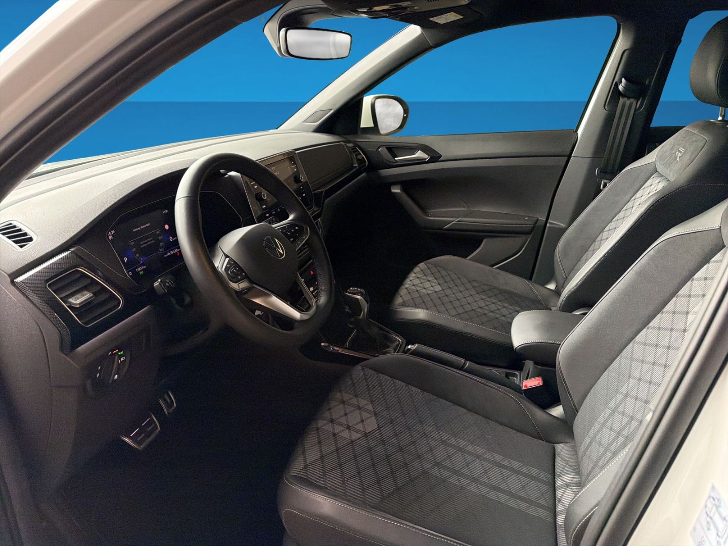 Fahrzeug 12 Fahrzeugabbildung Volkswagen T-Cross 1.5 TSI R-Line Rear View AHK Clima LED