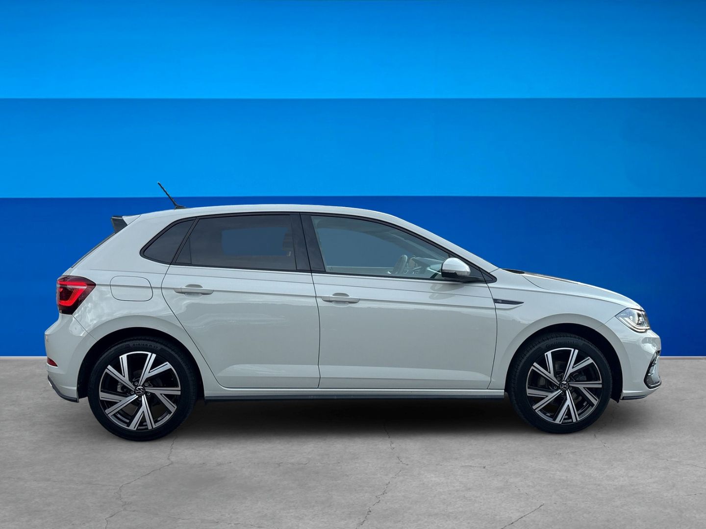 Fahrzeugabbildung Volkswagen Polo R-Line 1.0 TSI CarPlay Cam IQ-Light PDC vo+