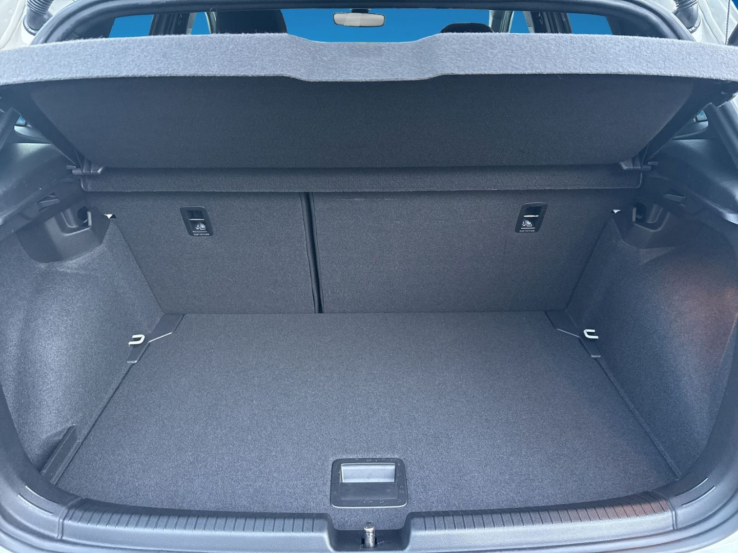 Fahrzeugabbildung Volkswagen Polo R-Line 1.0 TSI CarPlay Cam IQ-Light PDC vo+