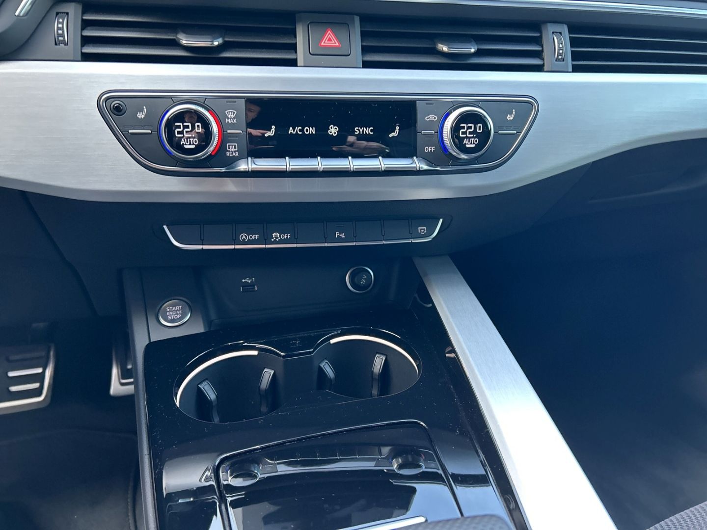 Fahrzeugabbildung Audi A4 Avant 35 TDI S Line COMPETiTION+LED+KAMERA+NA