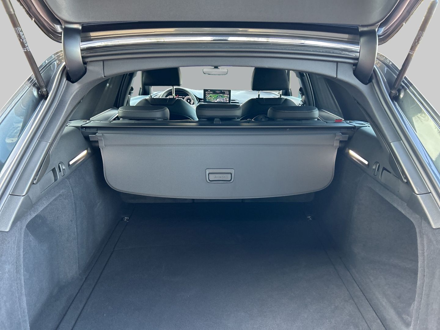 Fahrzeugabbildung Audi A4 Avant 35 TDI S Line COMPETiTION+LED+KAMERA+NA