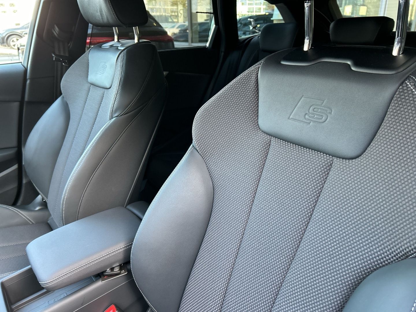 Fahrzeugabbildung Audi A4 Avant 35 TDI S Line COMPETiTION+LED+KAMERA+NA