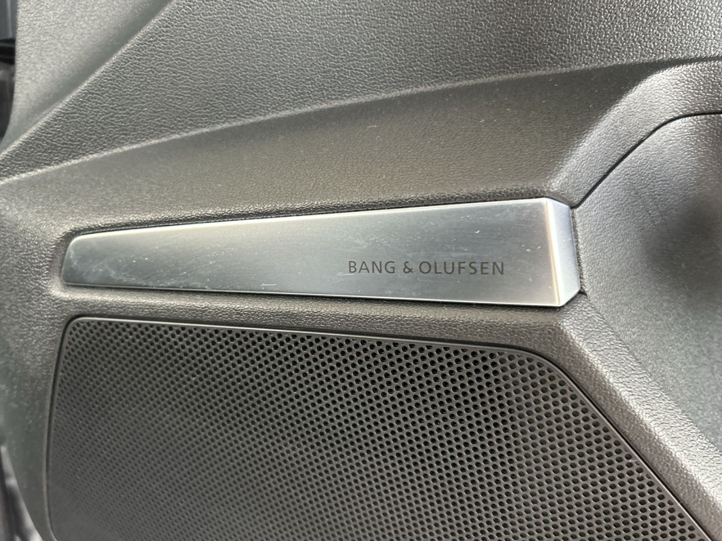 Fahrzeugabbildung Audi S3 Limousine 2.0 TFSI MATRIX-LED+B&O+KAMERA+NAVI