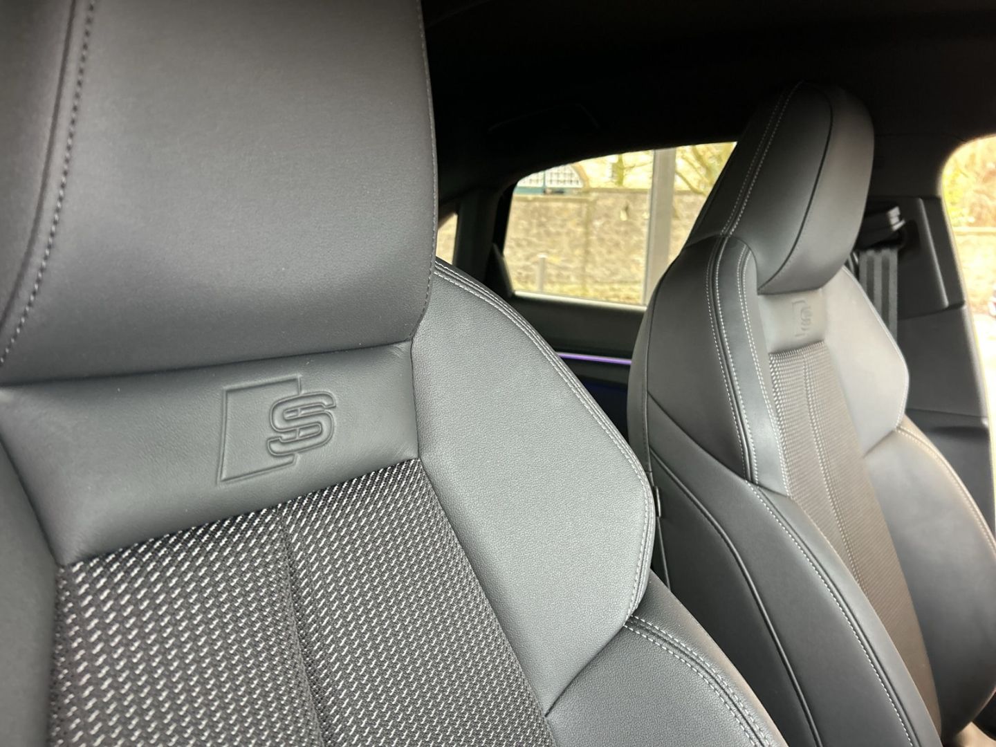 Fahrzeugabbildung Audi S3 Limousine 2.0 TFSI MATRIX-LED+B&O+KAMERA+NAVI