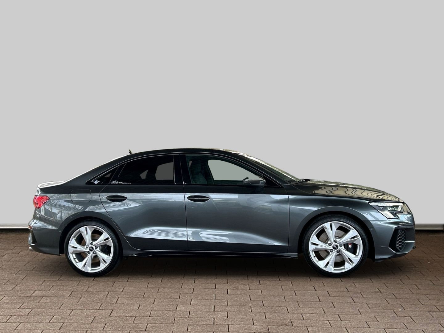 Fahrzeugabbildung Audi S3 Limousine 2.0 TFSI MATRIX-LED+B&O+KAMERA+NAVI