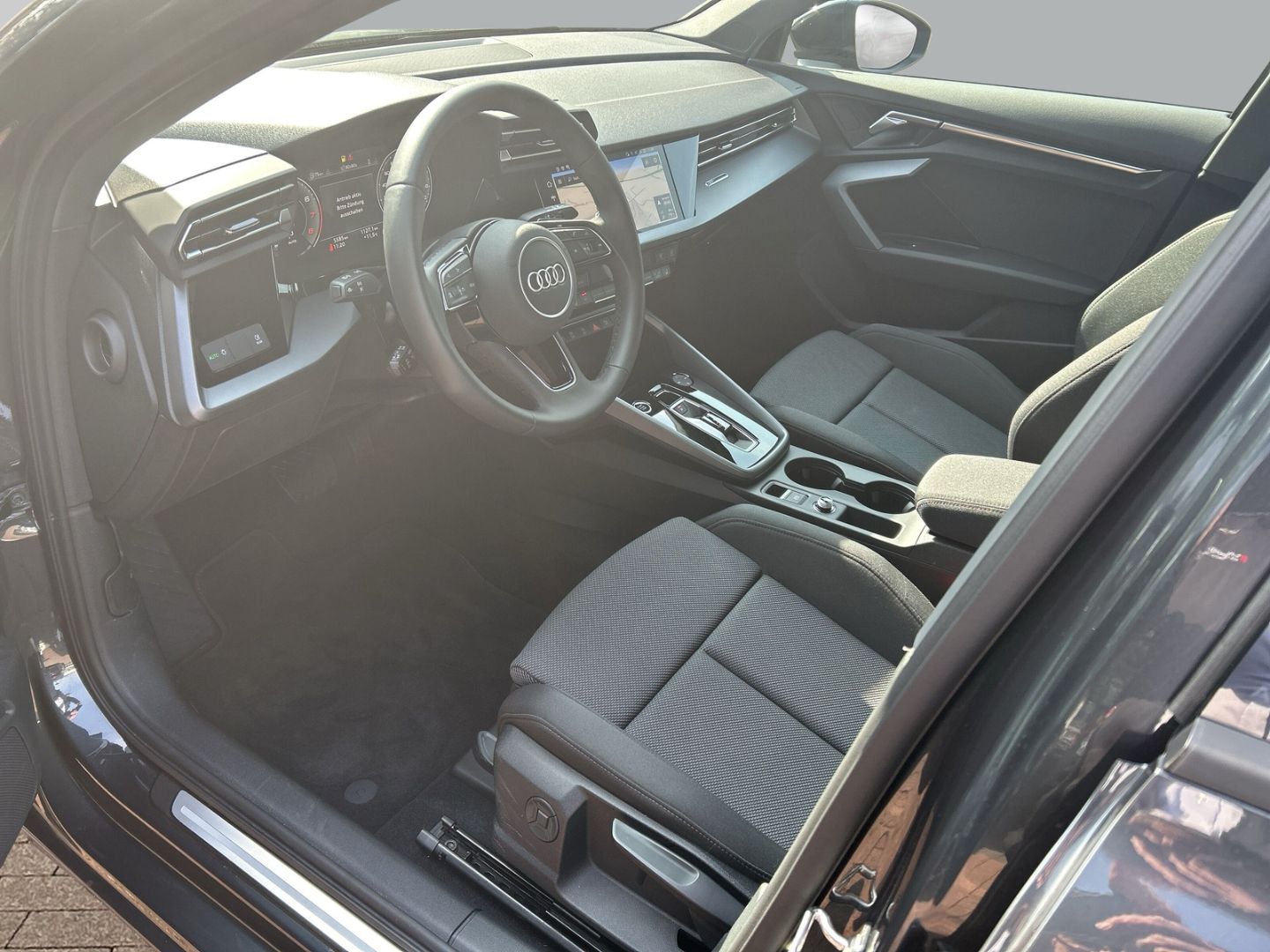 Fahrzeugabbildung Audi A3 Sportback 30 TFSI S-tronic NAVI+LED+ACC+KAMER