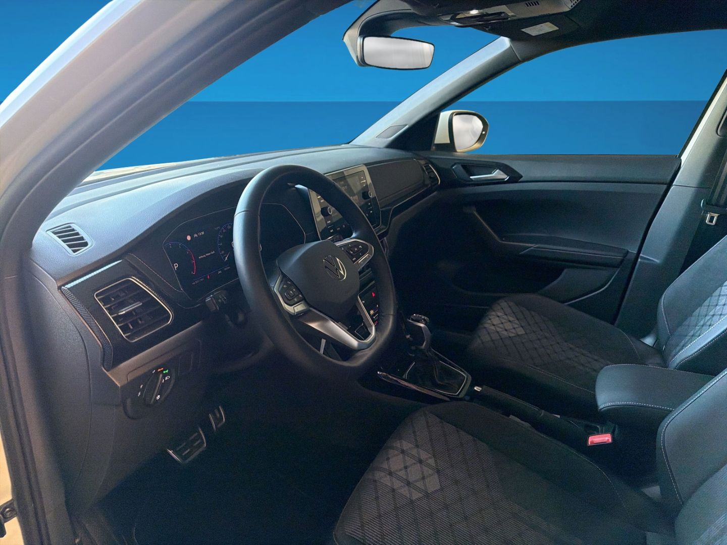 Fahrzeugabbildung Volkswagen T-Cross 1.0 TSI R-Line Rear View AHK LED-Matrix