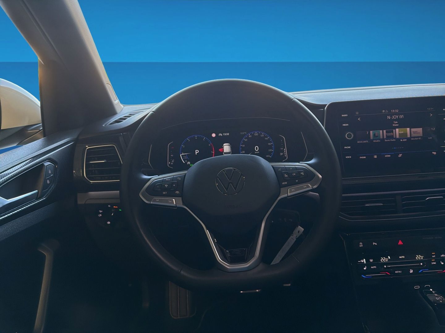 Fahrzeugabbildung Volkswagen T-Cross 1.0 TSI R-Line Rear View AHK LED-Matrix