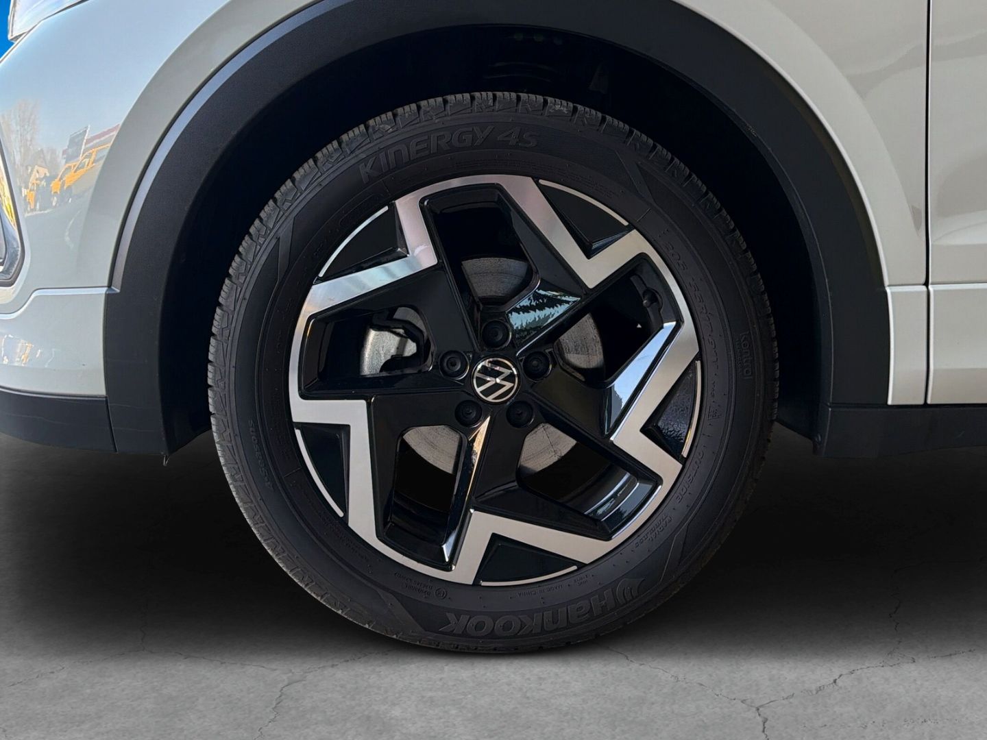 Fahrzeugabbildung Volkswagen T-Cross 1.0 TSI R-Line Rear View AHK LED-Matrix