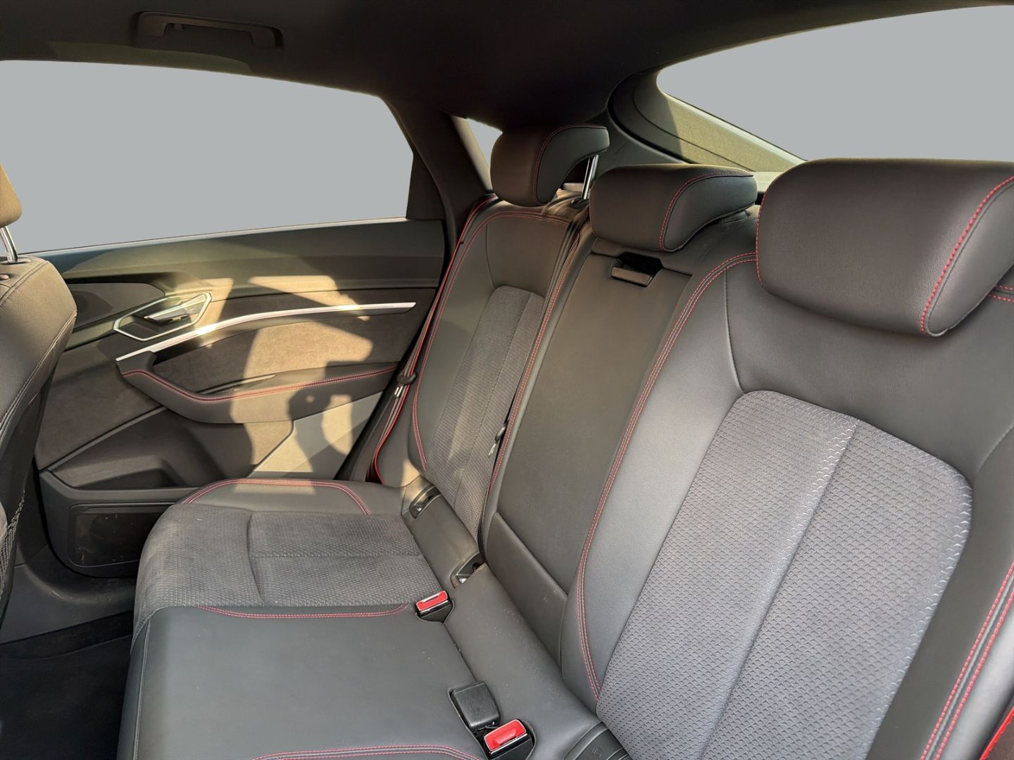 Fahrzeugabbildung Audi Q8 Sportback 55 quattro S line HUD+PANO+NAVI+LED