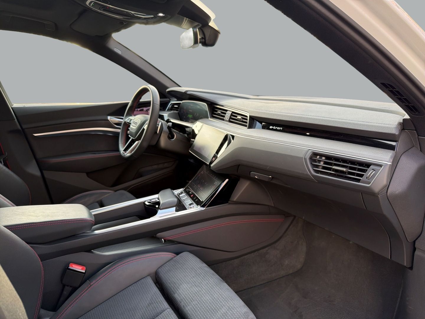 Fahrzeugabbildung Audi Q8 Sportback 55 quattro S line HUD+PANO+NAVI+LED