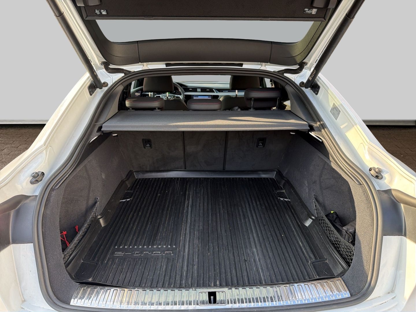 Fahrzeugabbildung Audi Q8 Sportback 55 quattro S line HUD+PANO+NAVI+LED