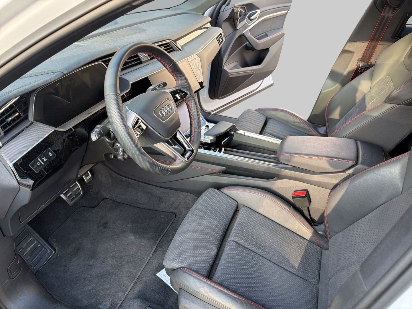 Fahrzeugabbildung Audi Q8 Sportback 55 quattro S line HUD+PANO+NAVI+LED