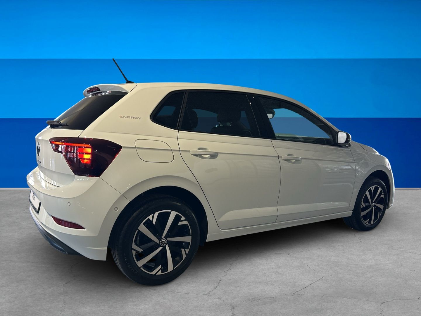 Fahrzeugabbildung Volkswagen Polo ENERGY 1,0l TSI 5-Gang REAR VIEW +PAKET NAV