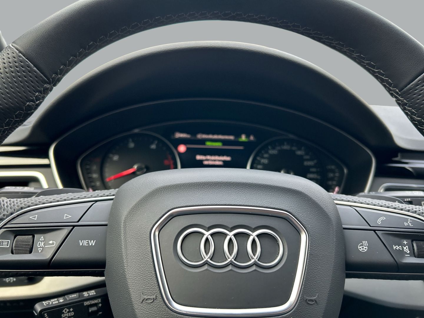 Fahrzeugabbildung Audi A4 Avant 40 TDI quattro S-tronic S-Line+Competit