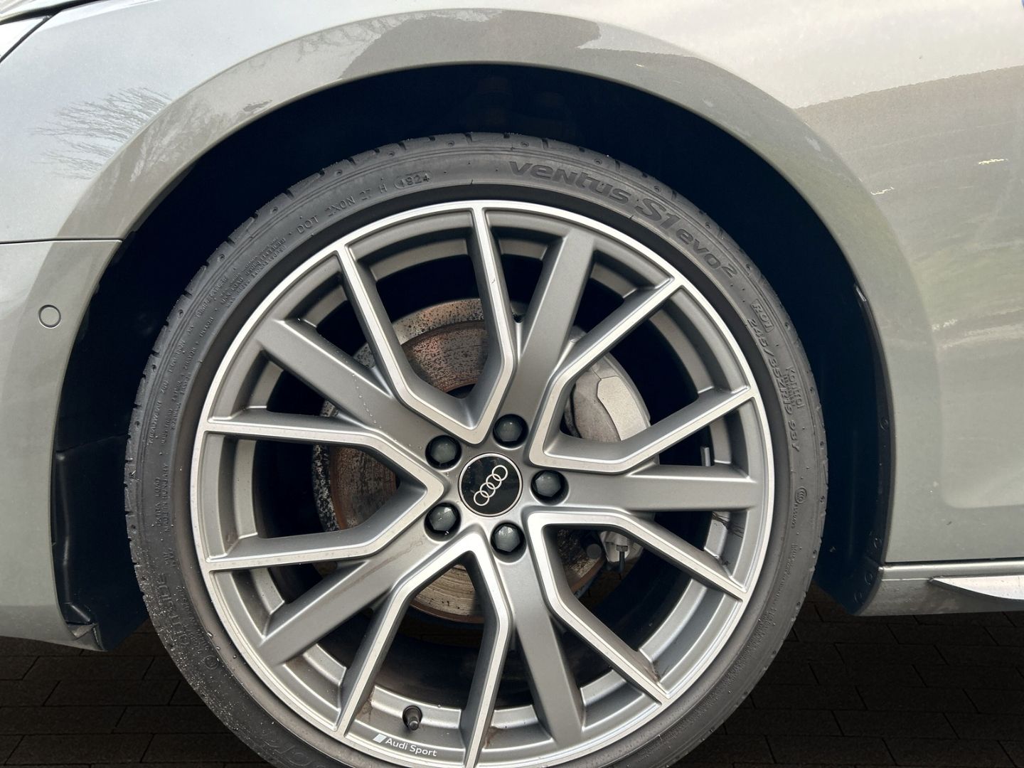 Fahrzeugabbildung Audi A4 Avant 40 TDI quattro S-tronic S-Line+Competit