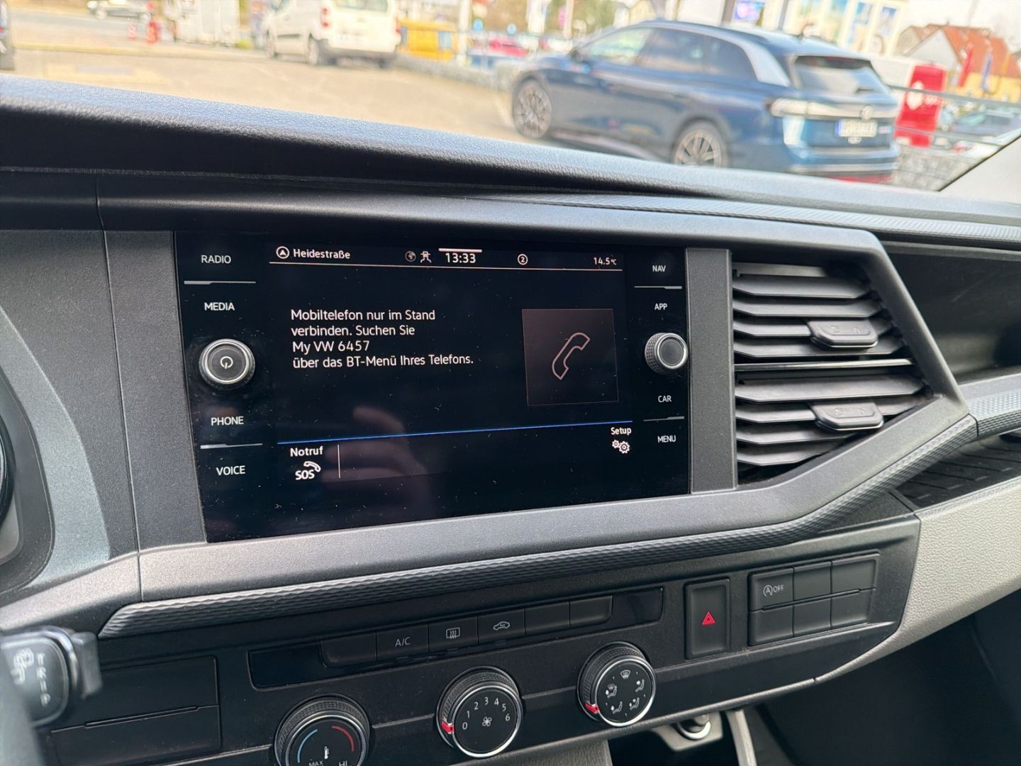 Fahrzeugabbildung Volkswagen T6.1 Kasten 2.0 TDI L1H1 AHK Navi Einparkhilfe