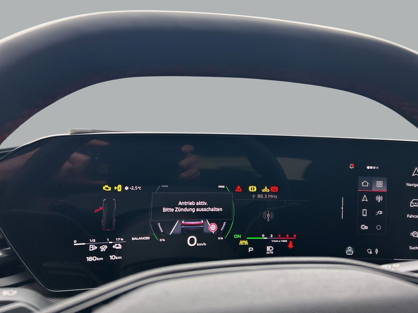 Fahrzeugabbildung Audi Q5 edition one e-hybrid quattro HUD+AHK+PANO+LED