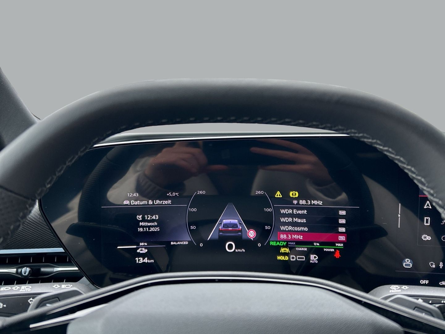 Fahrzeug 12 Fahrzeugabbildung Audi Q6 e-tron Sportback performance 225 kW HUD+AHK+P