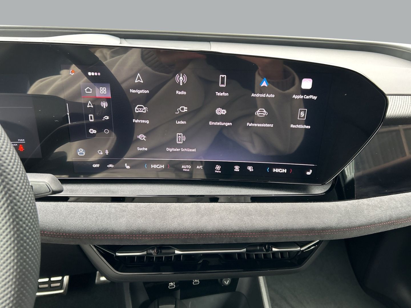 Fahrzeug 14 Fahrzeugabbildung Audi Q6 e-tron Sportback performance 225 kW HUD+AHK+P